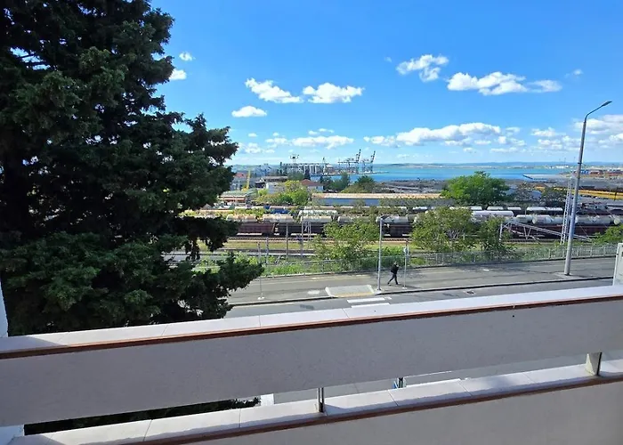 Super Lovely Бургас